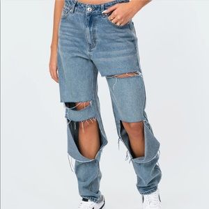 Super ripped mom jeans